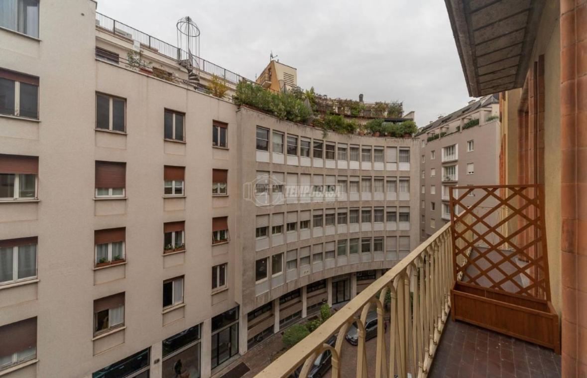 Milano: Incantevole Appartamento In Pieno Centro - Fancy Yellow Apartments Exterior photo